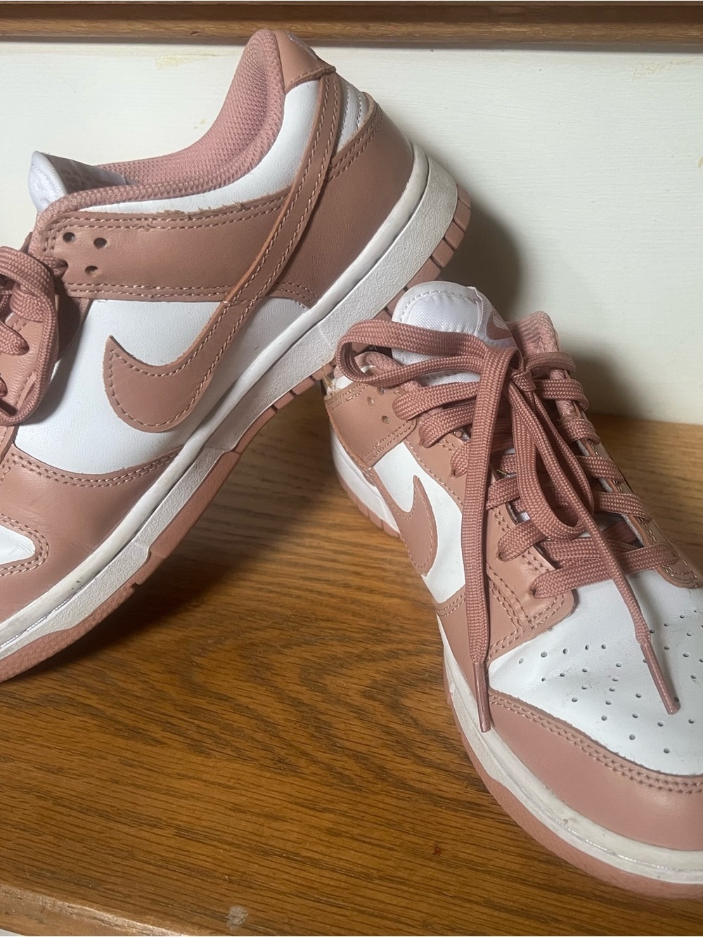 Nike Women's Low-Top Sneakers - rose whisper size 8